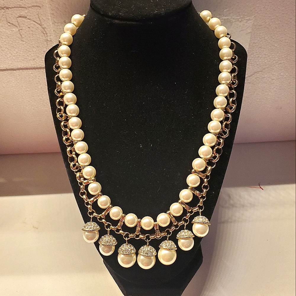 Pearl rhinestone statement necklace